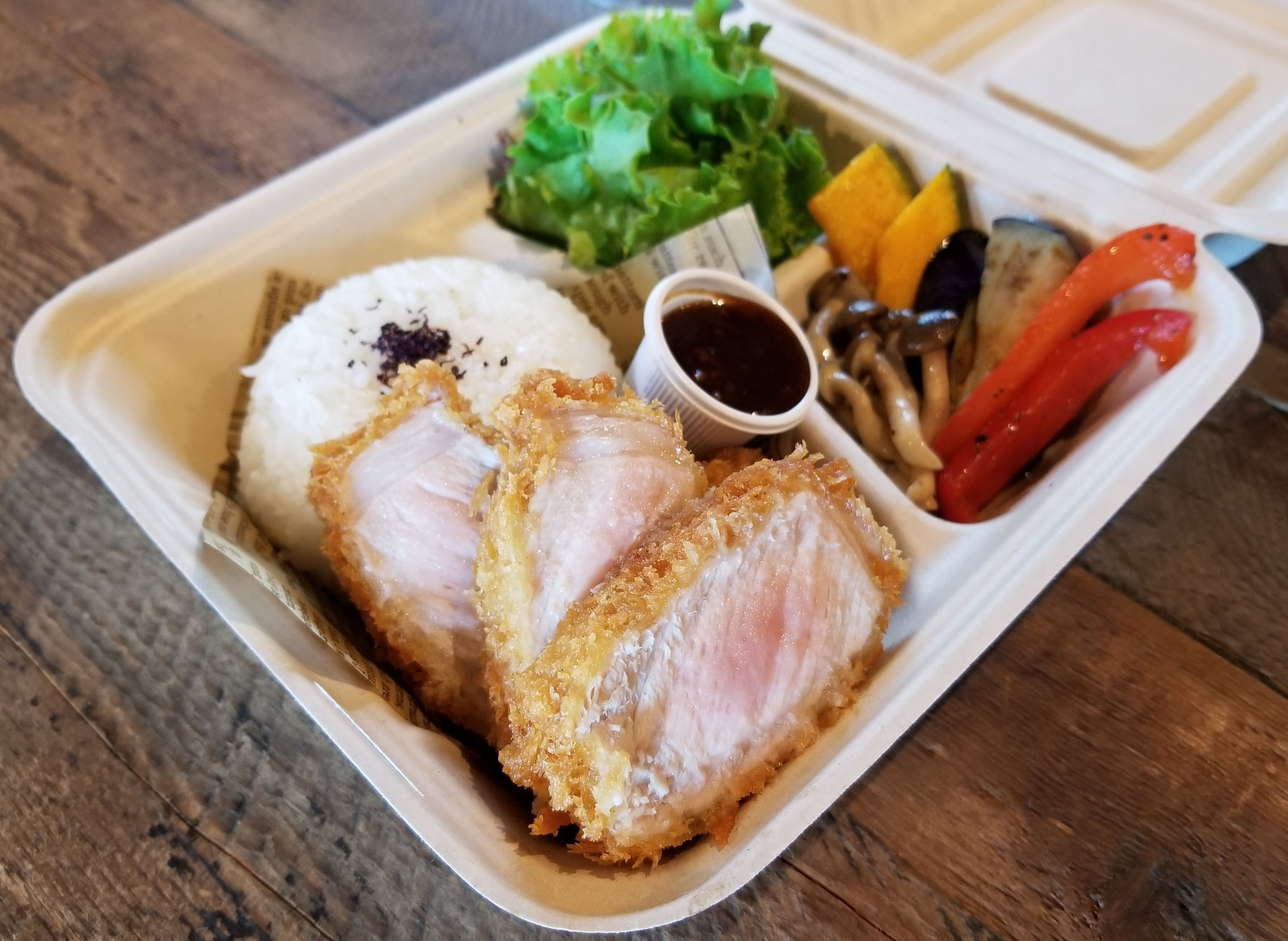 トンカツ弁当