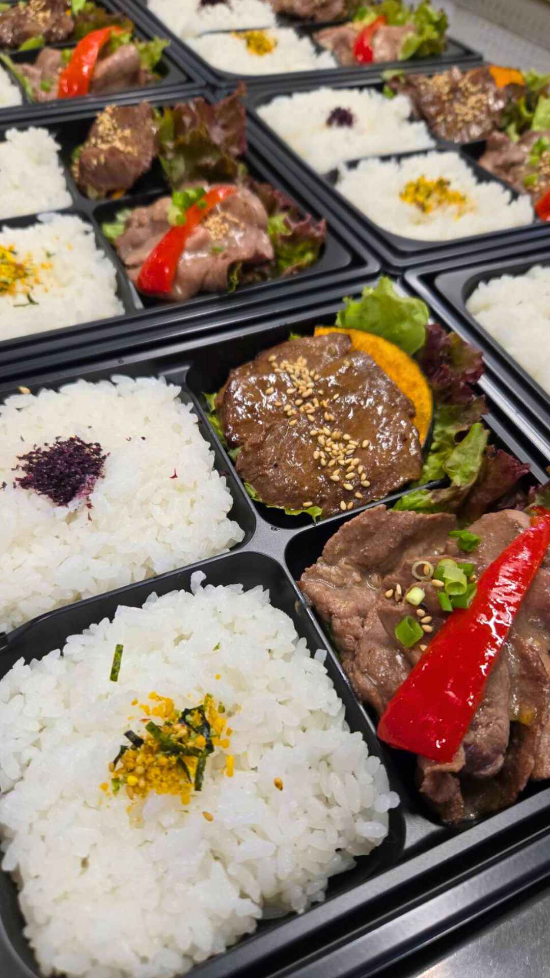 【会議用に】「牛タン＆特選ハラミ焼肉二種盛り弁当」14個を宅配しました｜高松市内対応