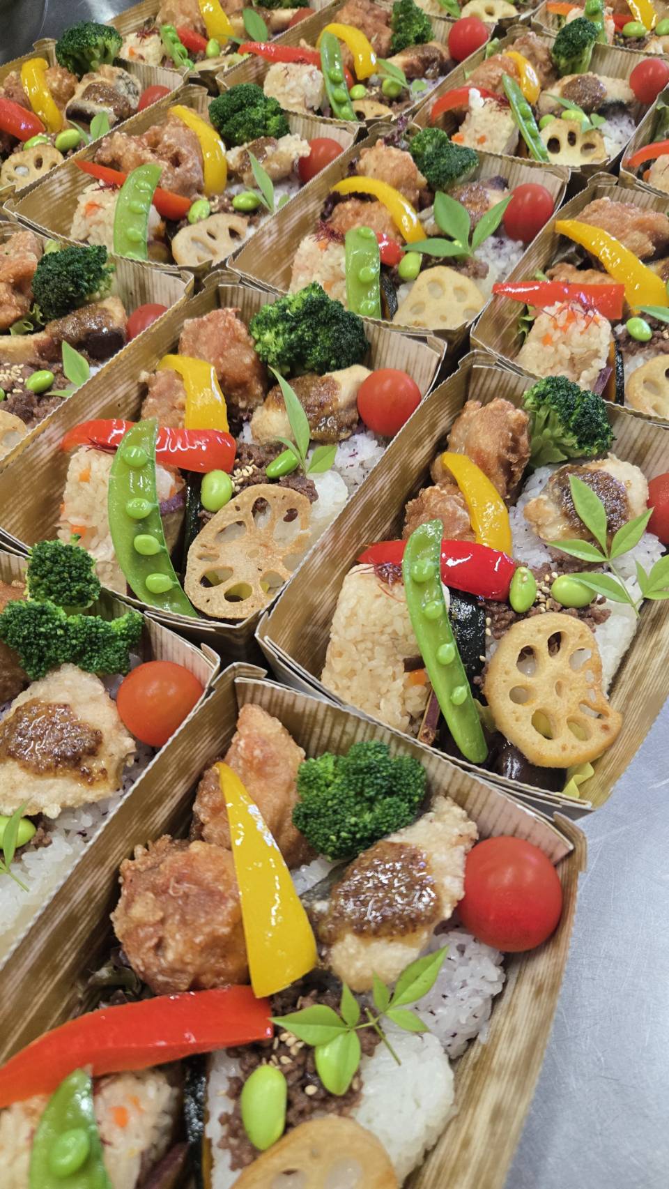 【法事の食事に】ご家庭から「讃岐おにぎり弁当」18個をご注文いただきました｜高松市内へ宅配対応